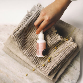 Poetiko – Pleťový olej z meruněk, mandlí a jojoby 30 ml Poetiko Pletovy olej z marhul mandli a jojoby Plantizia 4 Plantizia.cz