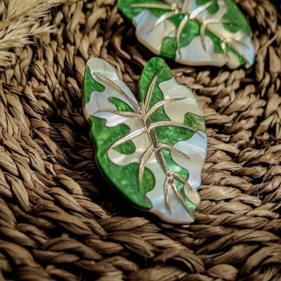 alocasia variegata handmade nausnice zajimave rostlinny motiv