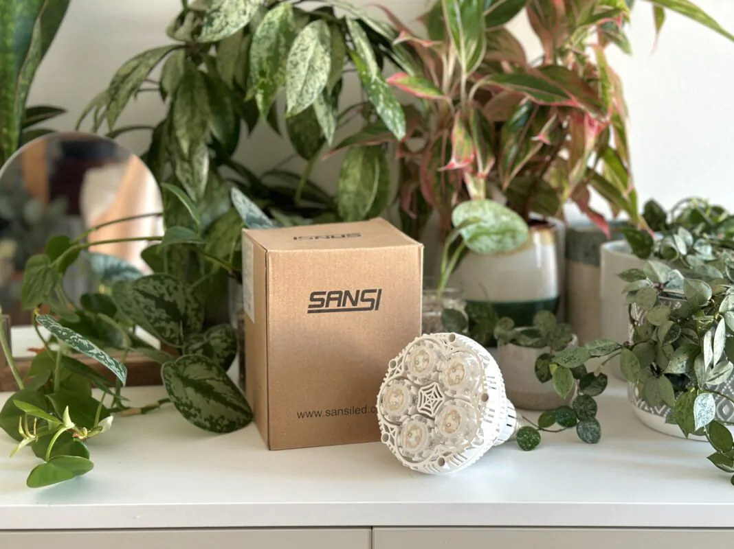 Grow lights pro pokojové rostliny: Jak správně používat růstová světla grow light růstová světla pro pokojové rostliny sansi led
