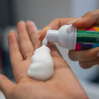 InaEssentials – Přírodní čistící pěna na pleť 90 ml InaEssentials Přírodní čistící pěna na pleť medovka